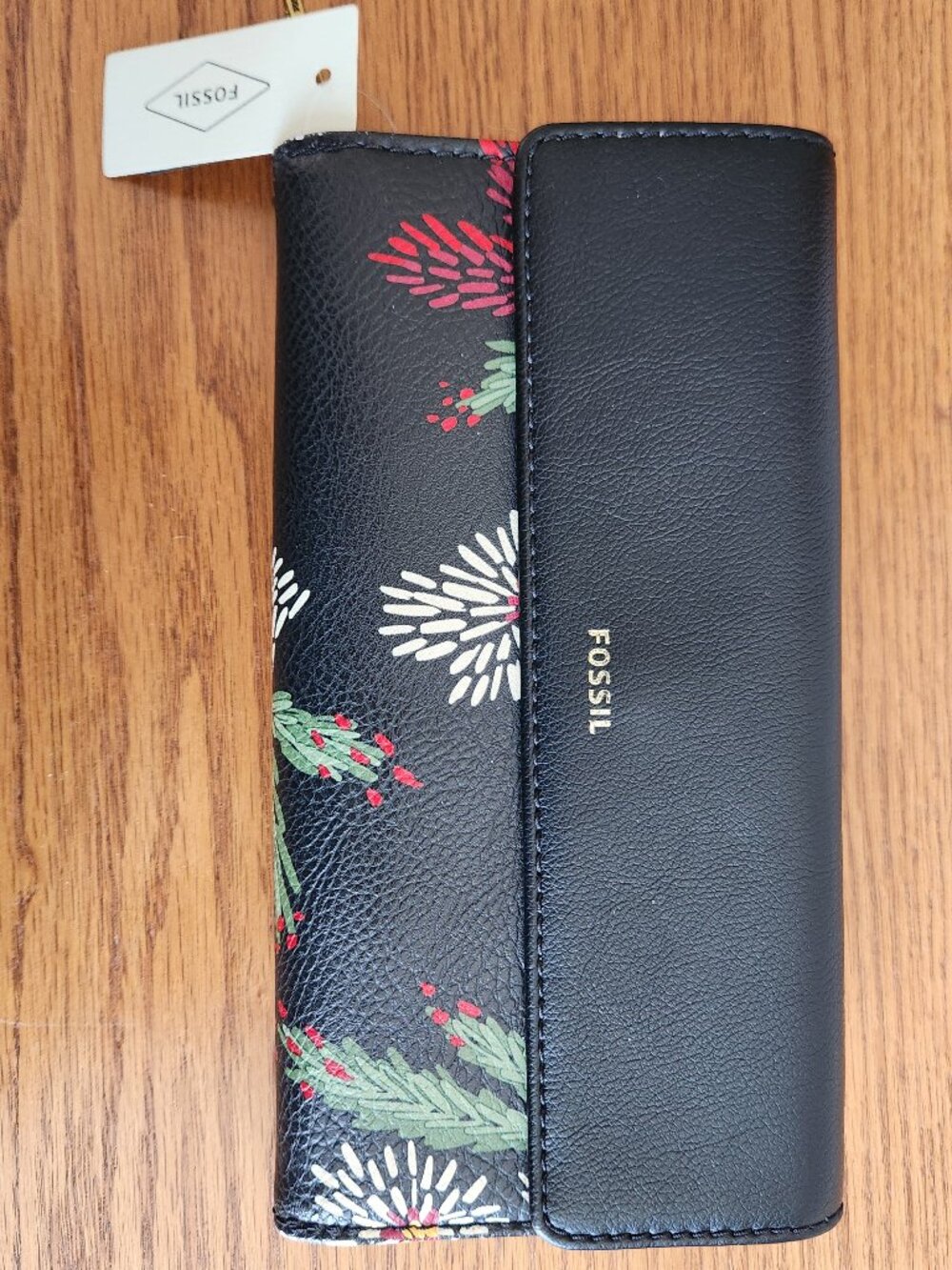 FOSSIL JORI FLAP CLUTCH IN BLACK FLORAL PRINT